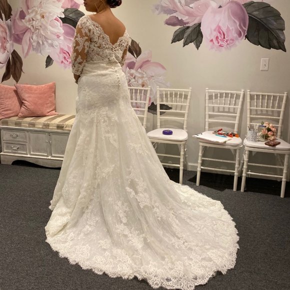 PLUS SIZE PRONOVIAS WEDDIN GOWN! - Picture 1 of 5